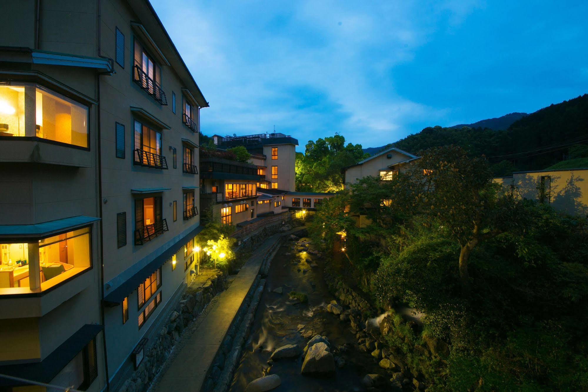 Nansuikaku Hotel Miyawaka Exterior photo